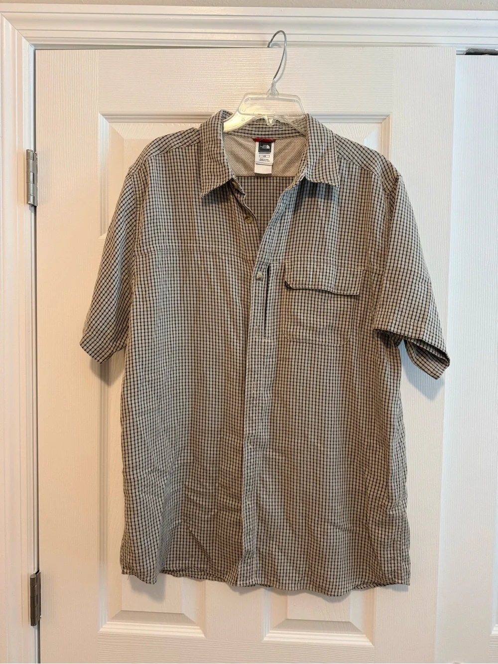 The North Face Men's Short-Sleeve Check Button-Down in Brown and Black